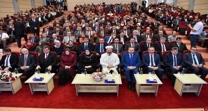 Camiler ve Din Görevlileri Haftası ‘Din Hizmetine Adanmış Ömürler' temasıyla başladı