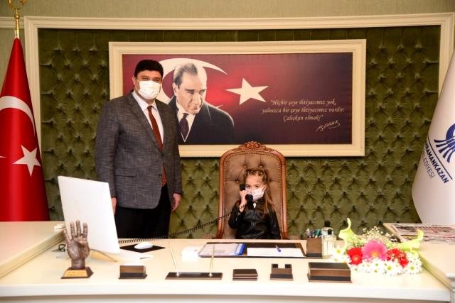 Ankaralı minik Hilal bir günlüğüne belediye başkanı oldu