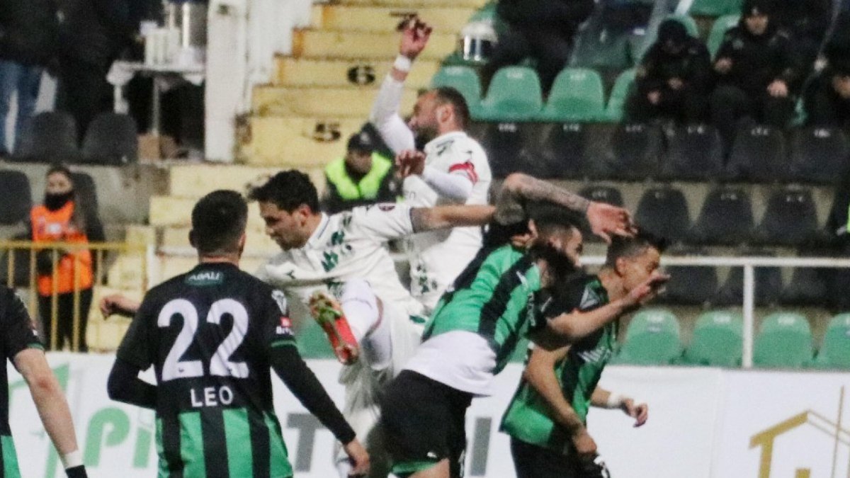 denizlispor-evinde-sakaryaspora-yenildi-0-1-McKSsP2e.jpg