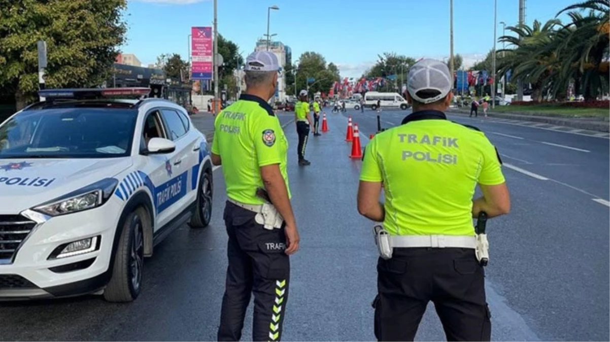 cumhuriyet-bayrami-provasi-nedeniyle-bazi-yollar-trafige-kapatilacak-8cLspMY9.jpg