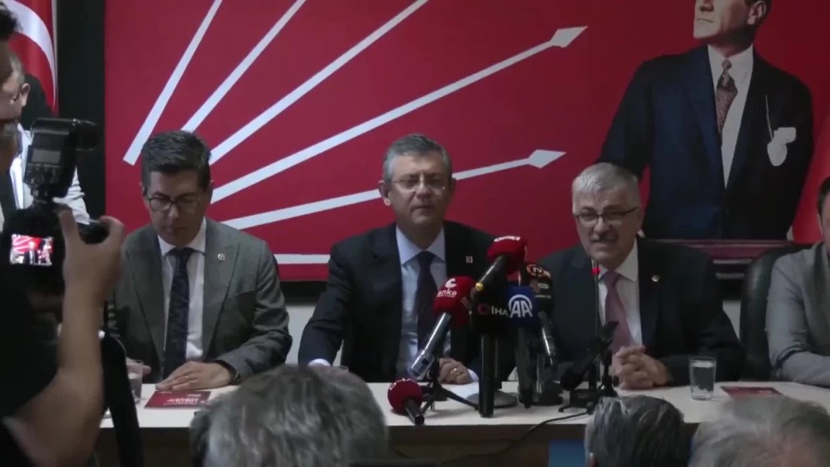 Özgür Özel, Partililere Seslendi: “Cumhuriyet’in 100. Yılında CHP’yi Yönetecek Kadroları Belirleyeceksiniz.