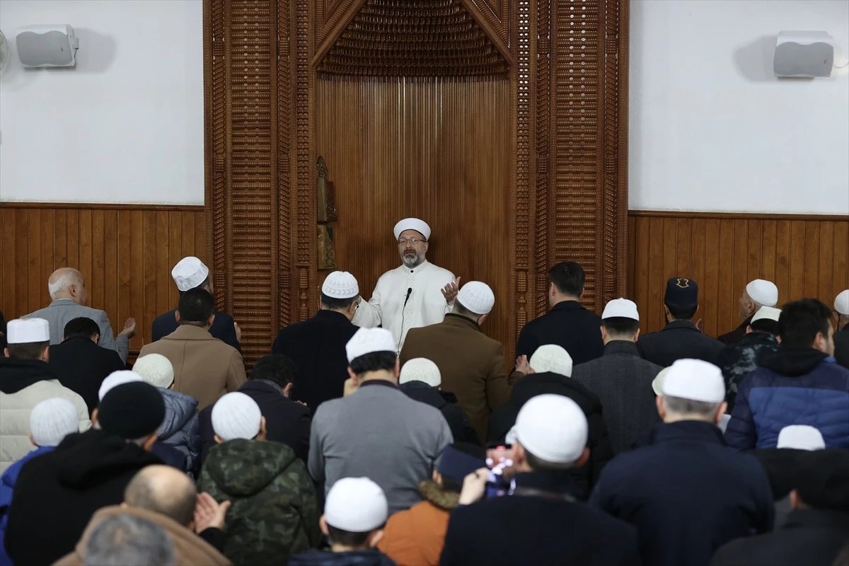 Diyanet İşleri Başkanı Ali Erbaş, Kızılcahamam’da şehit Mehmetçikler için dua etti