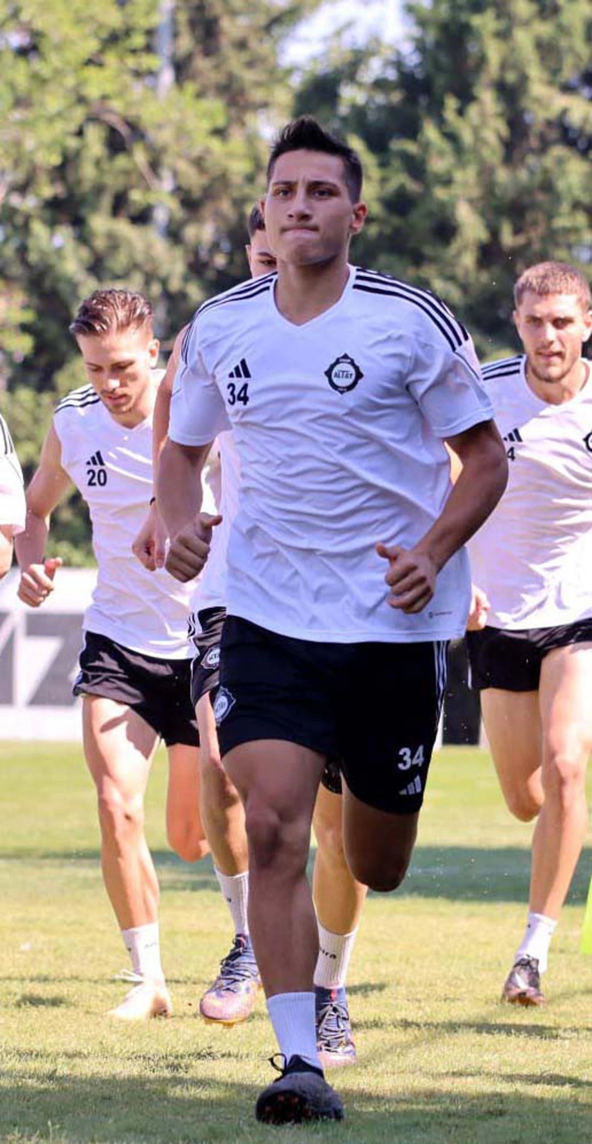 Altay’da altyapıdan yetişen gençler teknik ekibin beğenisini kazandı