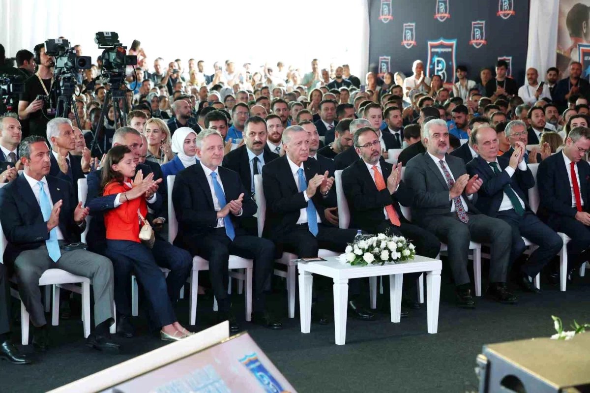 Cumhurbaşkanı Erdoğan: Futbola husumetin, holiganlığın ve kavganın girmesi sporun ruhuna zarar verir