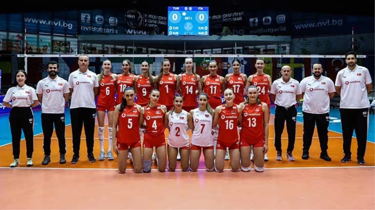 İtalya’yı finalde 3-2 yenen 20 Yaş Altı Kadın Voleybol Milli Takımımız, namağlup Avrupa şampiyonu oldu