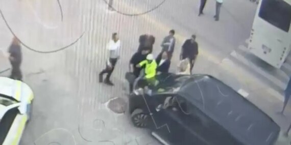 CHP Milletvekili Beker’in Şoförüne Gözaltı
