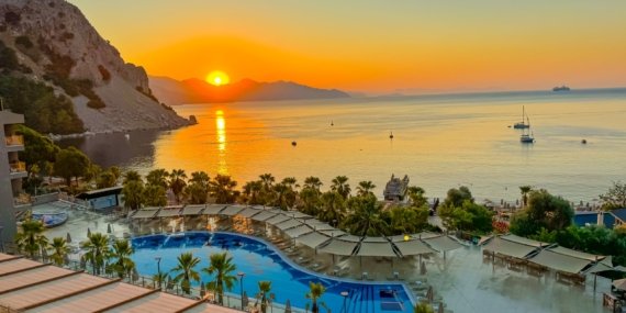 Ege’nin Kıyısında Bir Cennet: Marmaris Plajları ve Turunç Plajı’nın Eşsiz Cazibesi