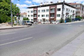 ankarada-trafikte-yol-verme-tartismasi-kavga-ile-sonuclandi-a6p8sRWf.jpg